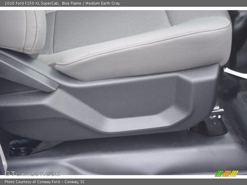 Blue Flame / Medium Earth Gray 2016 Ford F150 XL SuperCab