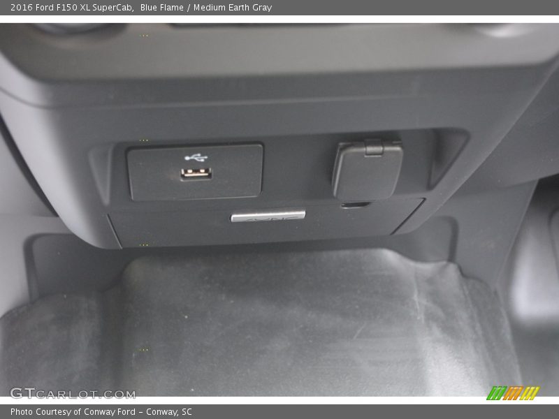 Blue Flame / Medium Earth Gray 2016 Ford F150 XL SuperCab