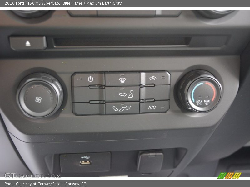 Blue Flame / Medium Earth Gray 2016 Ford F150 XL SuperCab
