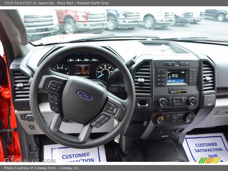 Race Red / Medium Earth Gray 2016 Ford F150 XL SuperCab