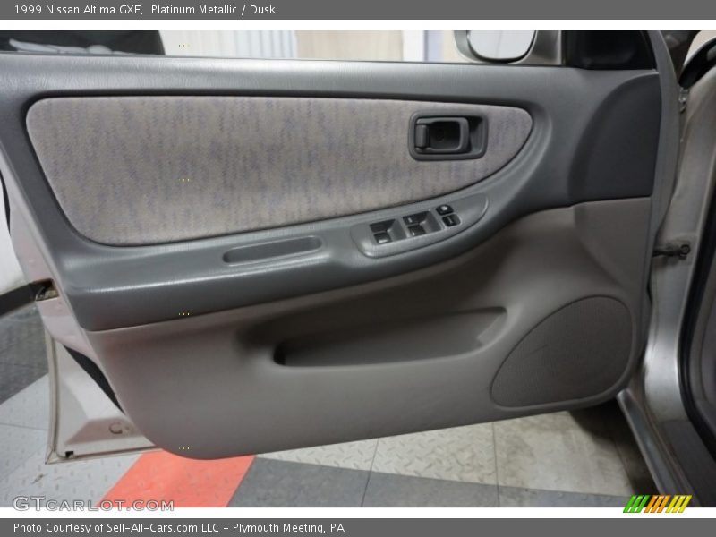 Platinum Metallic / Dusk 1999 Nissan Altima GXE