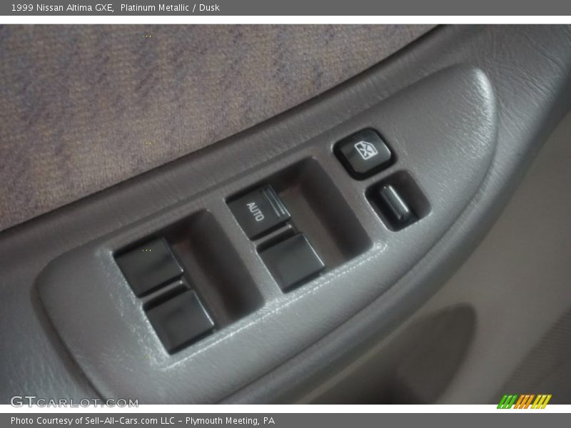 Platinum Metallic / Dusk 1999 Nissan Altima GXE