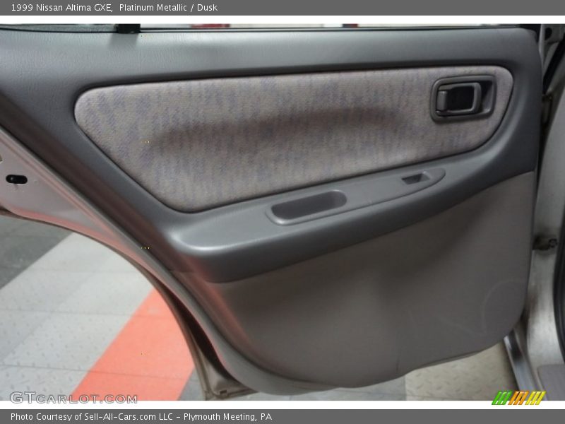 Platinum Metallic / Dusk 1999 Nissan Altima GXE