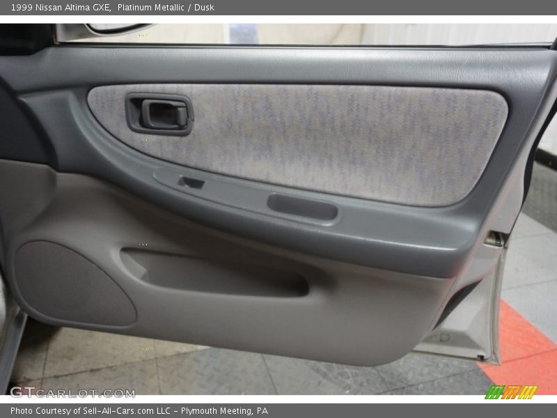 Platinum Metallic / Dusk 1999 Nissan Altima GXE