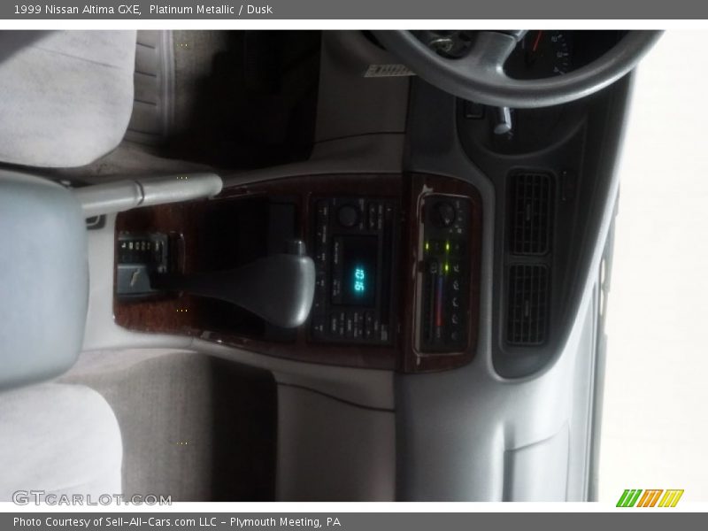 Platinum Metallic / Dusk 1999 Nissan Altima GXE