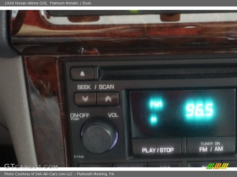 Platinum Metallic / Dusk 1999 Nissan Altima GXE
