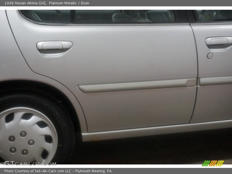 Platinum Metallic / Dusk 1999 Nissan Altima GXE