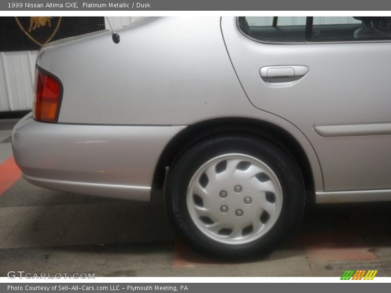 Platinum Metallic / Dusk 1999 Nissan Altima GXE