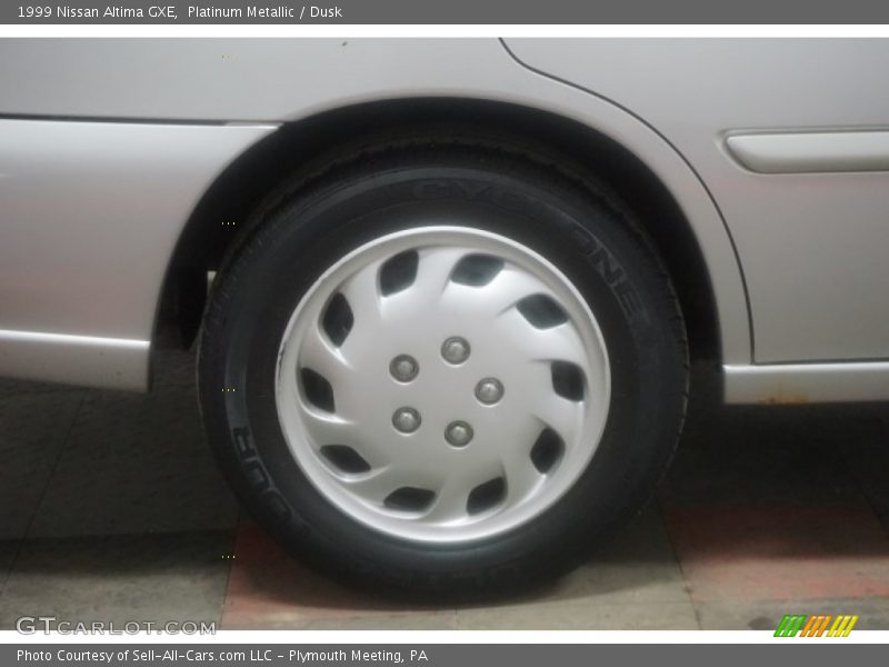 Platinum Metallic / Dusk 1999 Nissan Altima GXE