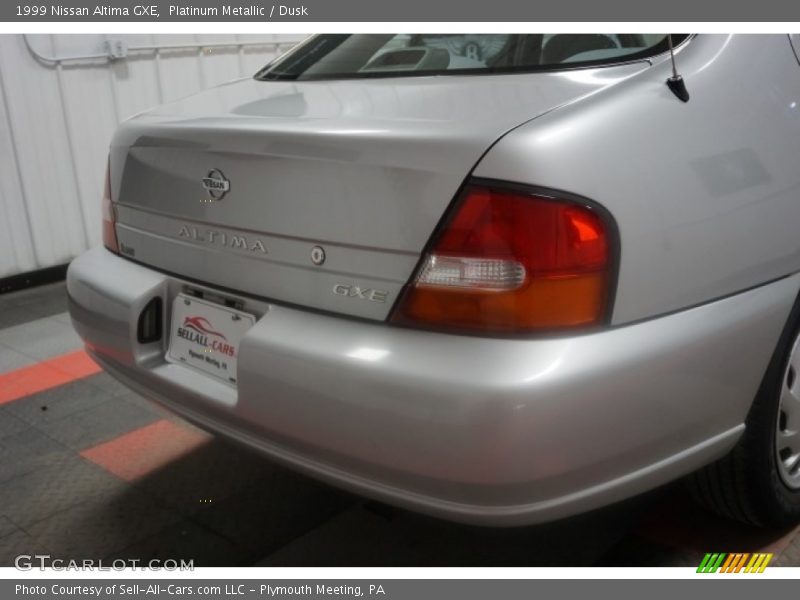 Platinum Metallic / Dusk 1999 Nissan Altima GXE