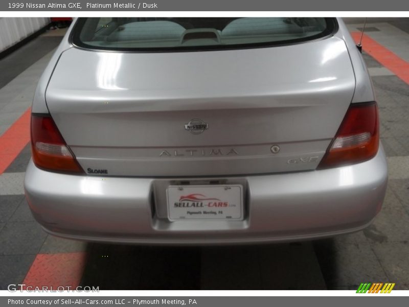 Platinum Metallic / Dusk 1999 Nissan Altima GXE