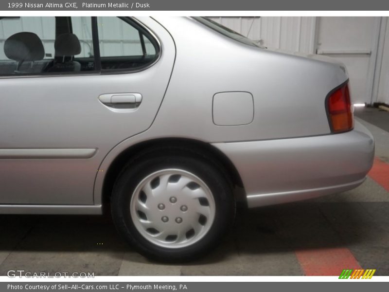 Platinum Metallic / Dusk 1999 Nissan Altima GXE