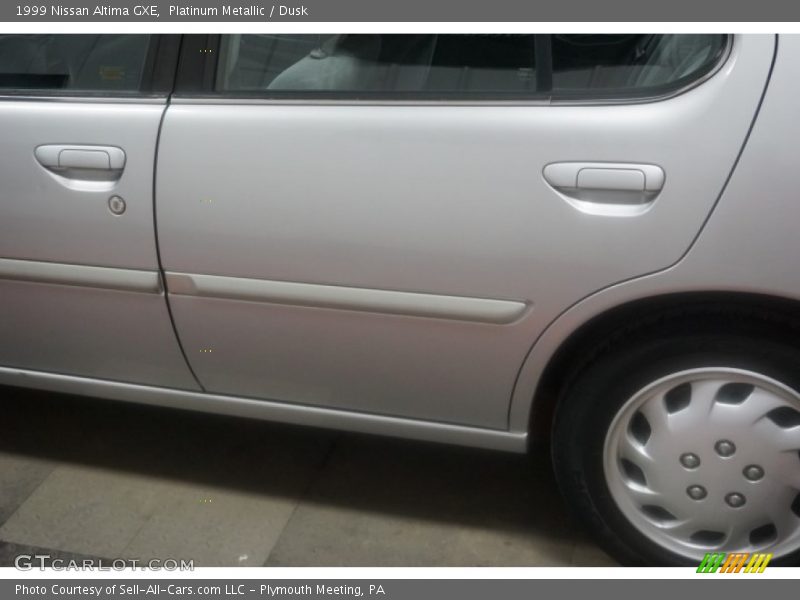 Platinum Metallic / Dusk 1999 Nissan Altima GXE
