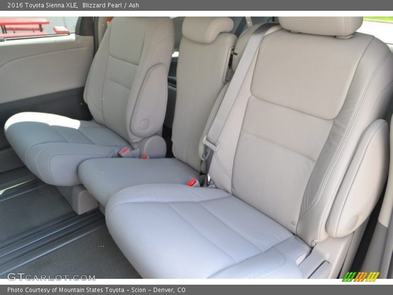 Blizzard Pearl / Ash 2016 Toyota Sienna XLE