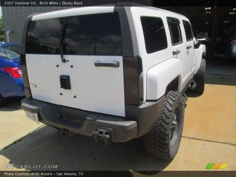 Birch White / Ebony Black 2007 Hummer H3