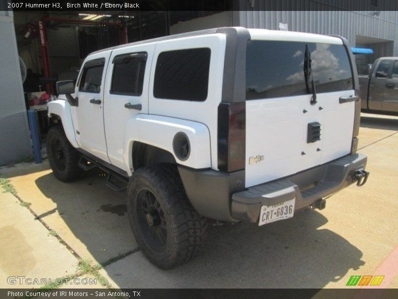 Birch White / Ebony Black 2007 Hummer H3