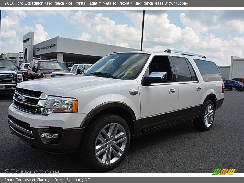 Front 3/4 View of 2016 Expedition King Ranch 4x4