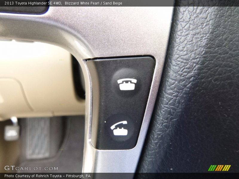 Blizzard White Pearl / Sand Beige 2013 Toyota Highlander SE 4WD