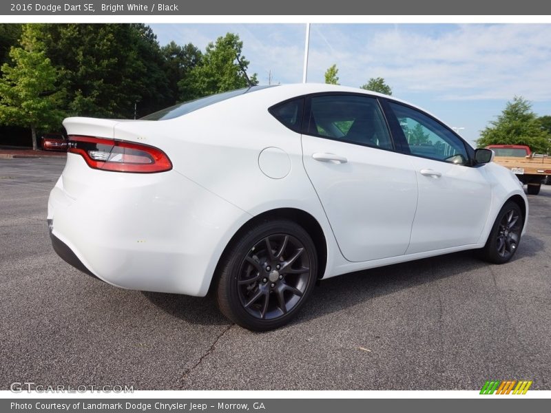 Bright White / Black 2016 Dodge Dart SE