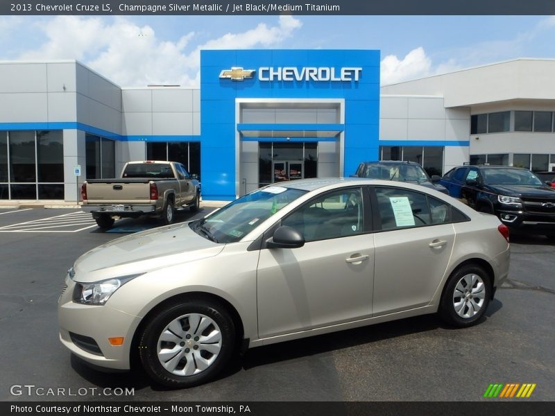 Champagne Silver Metallic / Jet Black/Medium Titanium 2013 Chevrolet Cruze LS