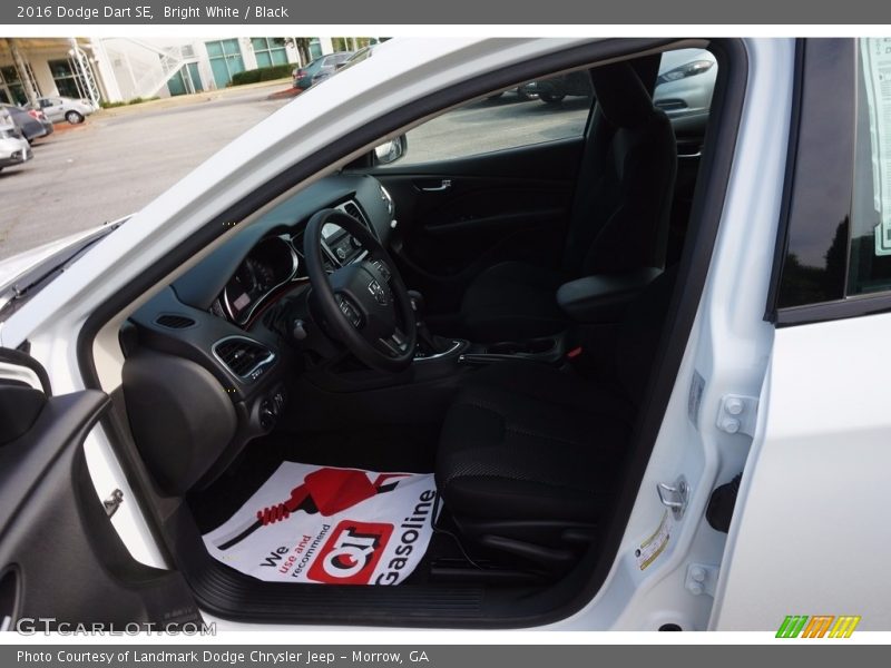 Bright White / Black 2016 Dodge Dart SE