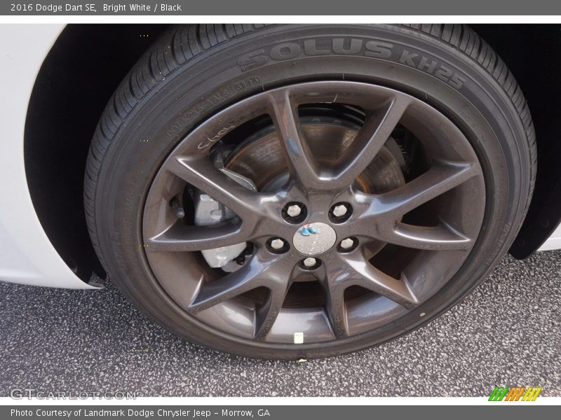 Bright White / Black 2016 Dodge Dart SE