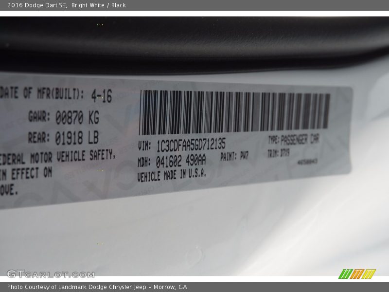 Bright White / Black 2016 Dodge Dart SE