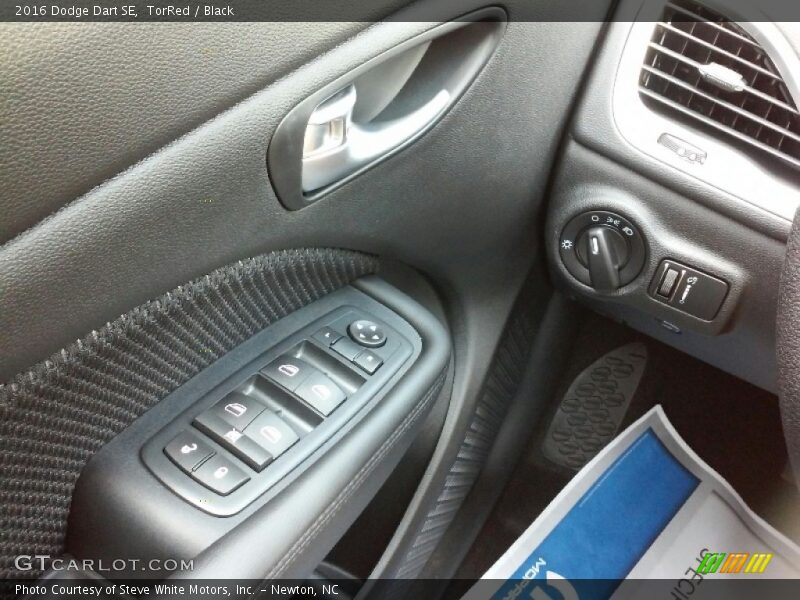 TorRed / Black 2016 Dodge Dart SE
