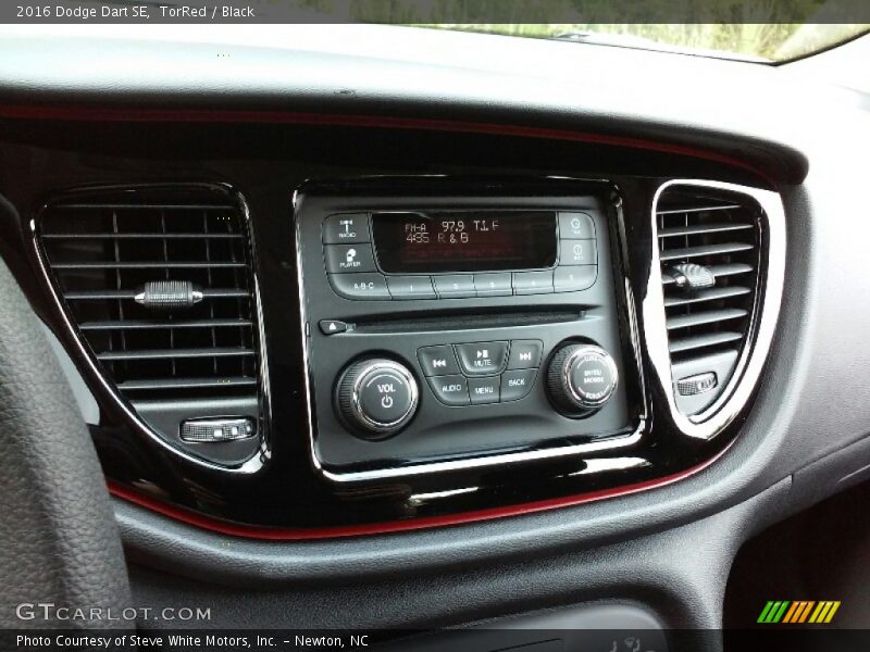 TorRed / Black 2016 Dodge Dart SE