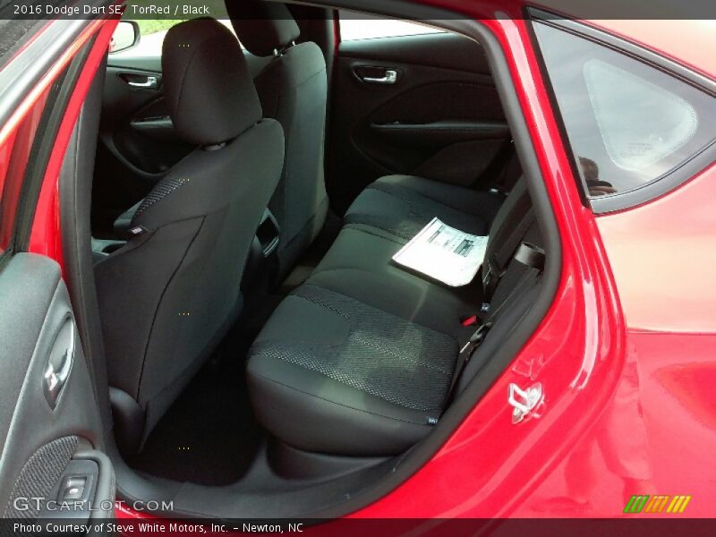TorRed / Black 2016 Dodge Dart SE