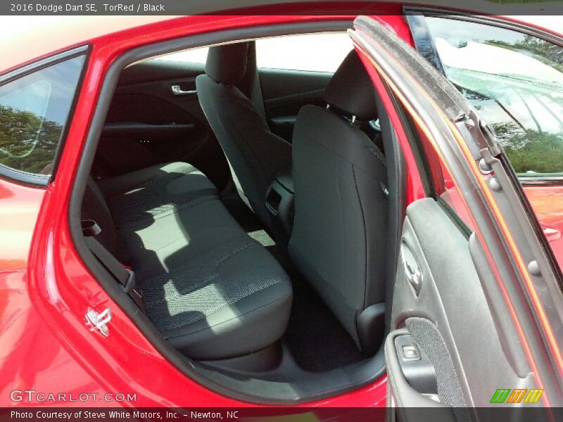 TorRed / Black 2016 Dodge Dart SE