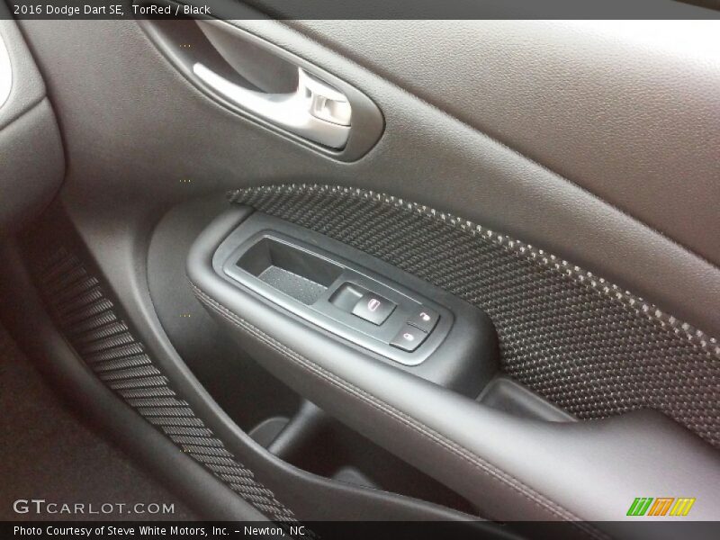 TorRed / Black 2016 Dodge Dart SE