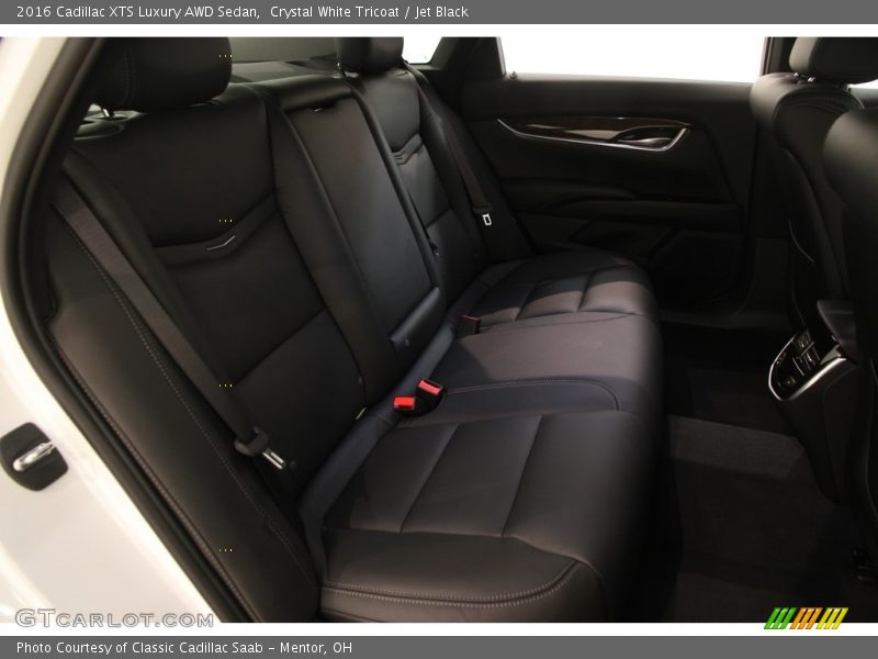 Crystal White Tricoat / Jet Black 2016 Cadillac XTS Luxury AWD Sedan