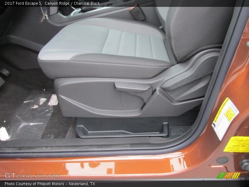 Canyon Ridge / Charcoal Black 2017 Ford Escape S