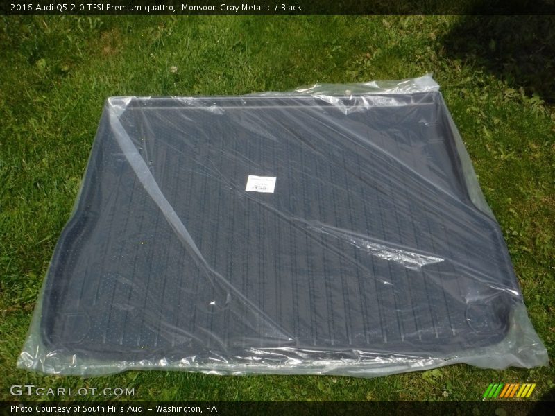 Monsoon Gray Metallic / Black 2016 Audi Q5 2.0 TFSI Premium quattro