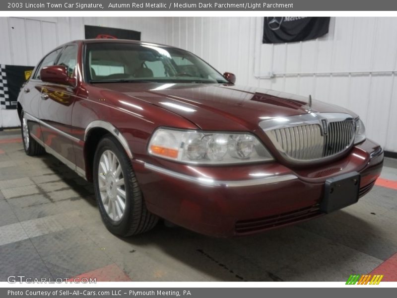 Autumn Red Metallic / Medium Dark Parchment/Light Parchment 2003 Lincoln Town Car Signature