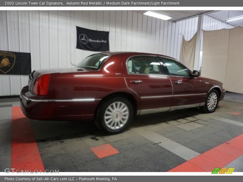 Autumn Red Metallic / Medium Dark Parchment/Light Parchment 2003 Lincoln Town Car Signature