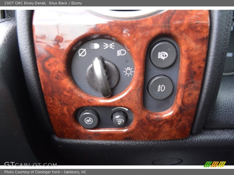 Onyx Black / Ebony 2007 GMC Envoy Denali