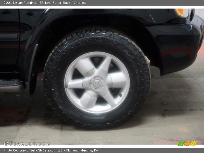 Super Black / Charcoal 2001 Nissan Pathfinder SE 4x4