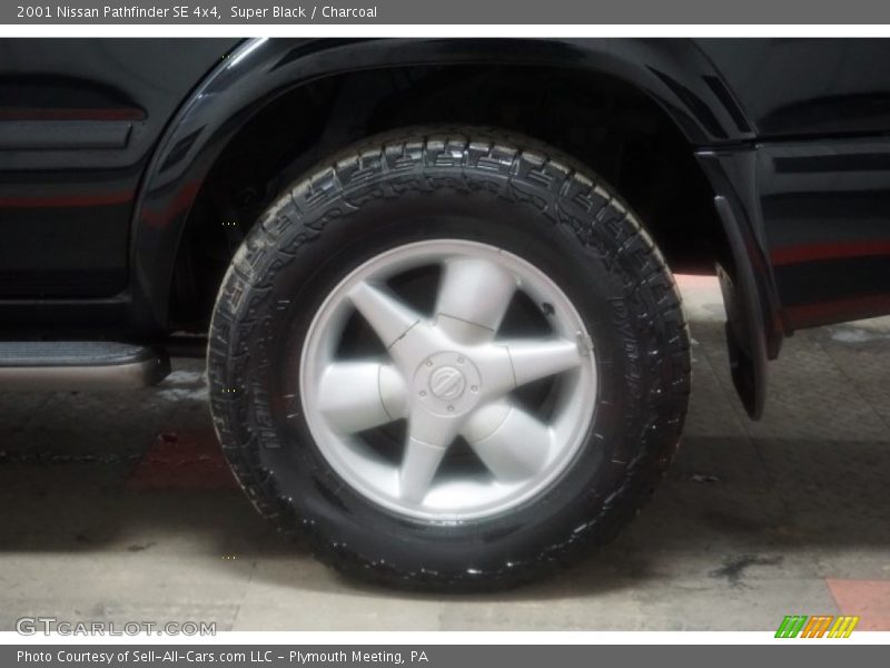 Super Black / Charcoal 2001 Nissan Pathfinder SE 4x4