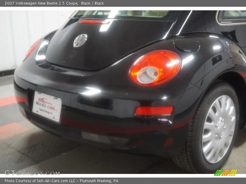 Black / Black 2007 Volkswagen New Beetle 2.5 Coupe