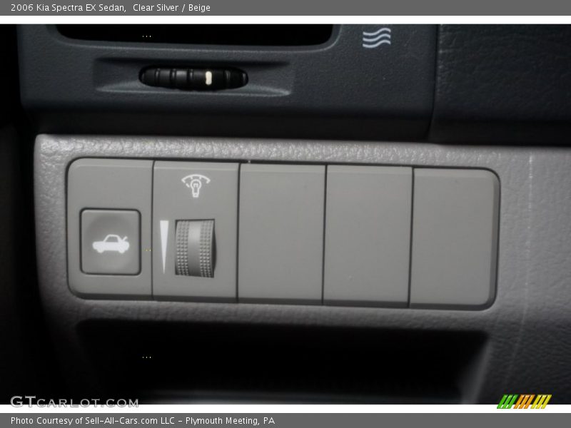 Clear Silver / Beige 2006 Kia Spectra EX Sedan