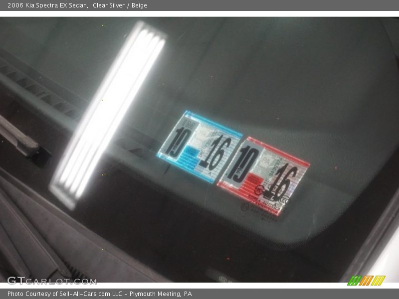 Clear Silver / Beige 2006 Kia Spectra EX Sedan
