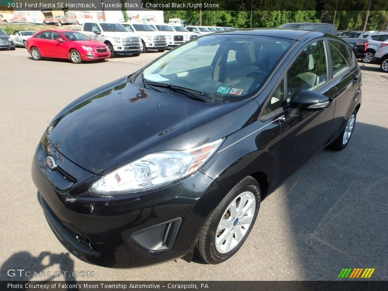 Tuxedo Black / Charcoal Black/Light Stone 2013 Ford Fiesta SE Hatchback