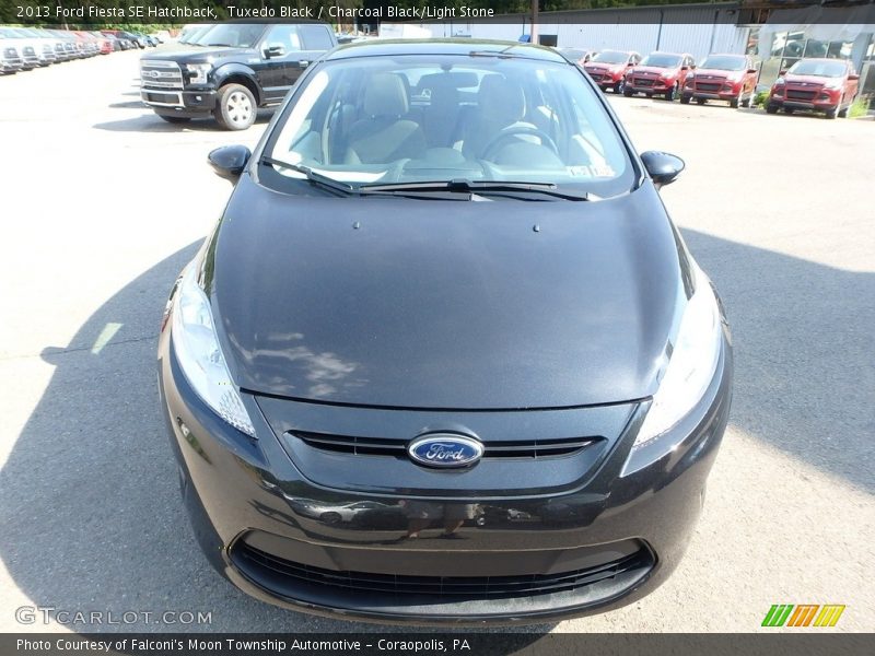 Tuxedo Black / Charcoal Black/Light Stone 2013 Ford Fiesta SE Hatchback