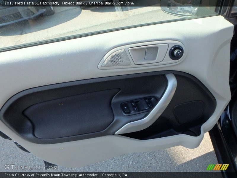 Tuxedo Black / Charcoal Black/Light Stone 2013 Ford Fiesta SE Hatchback