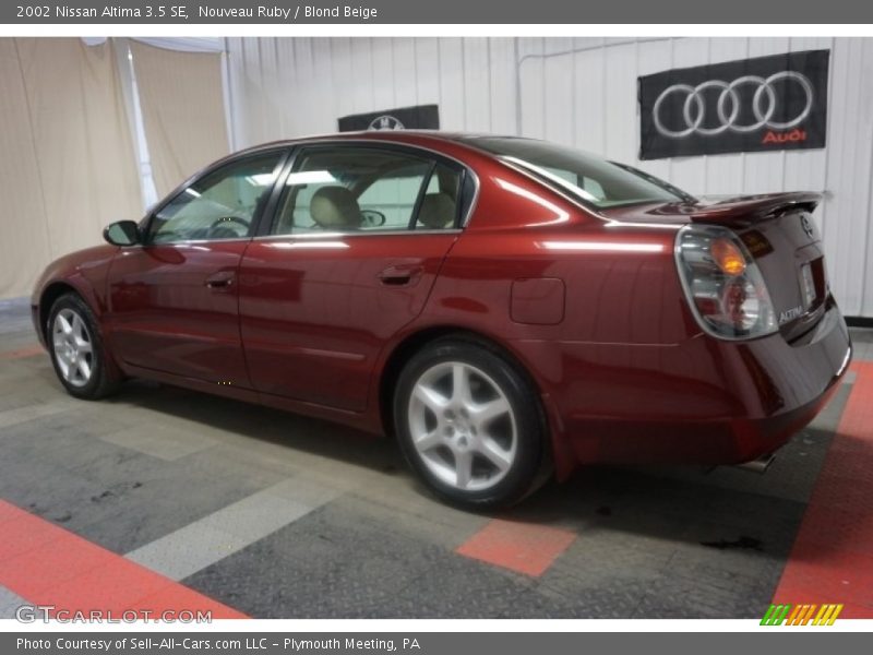 Nouveau Ruby / Blond Beige 2002 Nissan Altima 3.5 SE