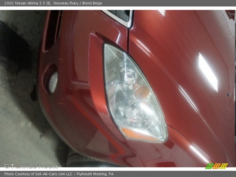 Nouveau Ruby / Blond Beige 2002 Nissan Altima 3.5 SE