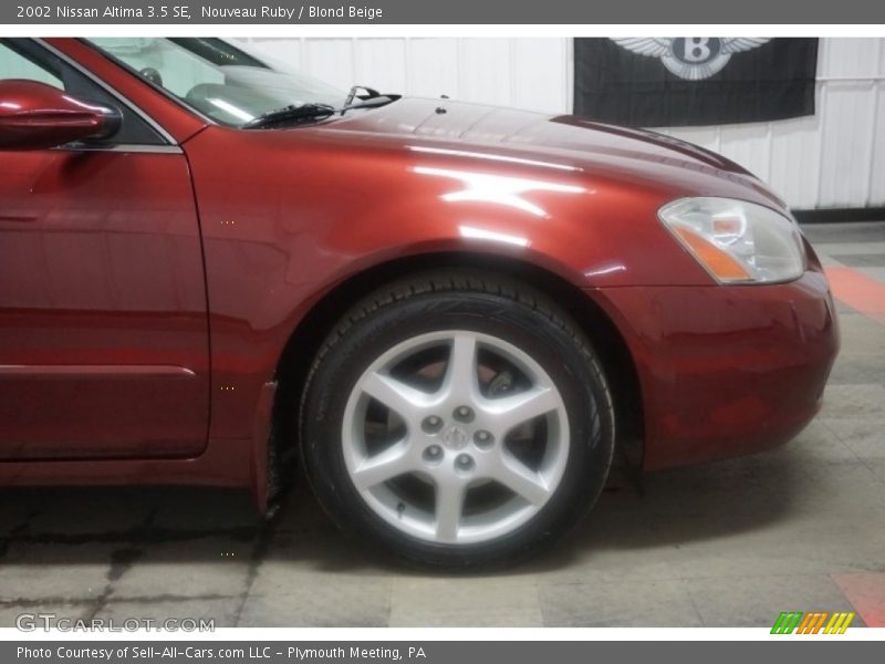 Nouveau Ruby / Blond Beige 2002 Nissan Altima 3.5 SE