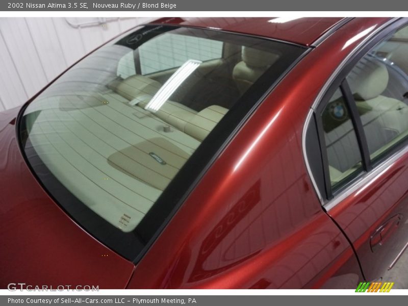 Nouveau Ruby / Blond Beige 2002 Nissan Altima 3.5 SE
